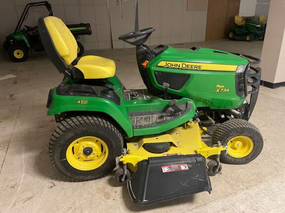 2015 John Deere X734 Garden Tractor