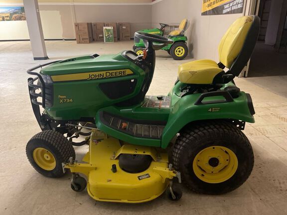 2015 John Deere X734 Garden Tractor