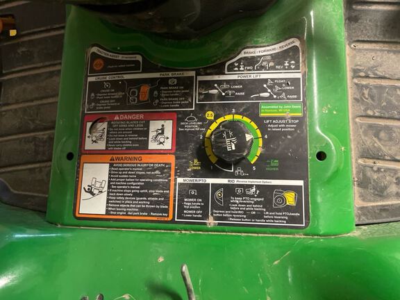 2015 John Deere X734 Garden Tractor