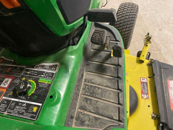 2015 John Deere X734 Garden Tractor