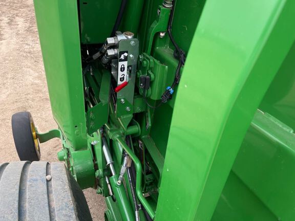 2021 John Deere 560R Baler/Round