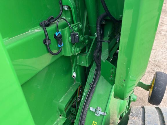 2021 John Deere 560R Baler/Round