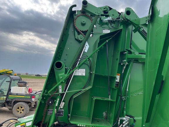 2021 John Deere 560R Baler/Round