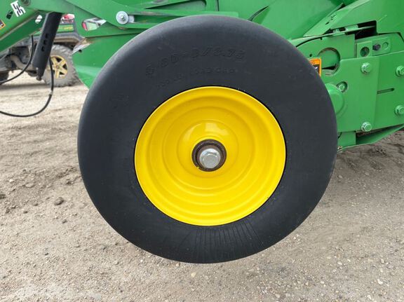 2021 John Deere 560R Baler/Round