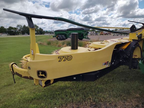 2018 John Deere 770 Header RowCrop