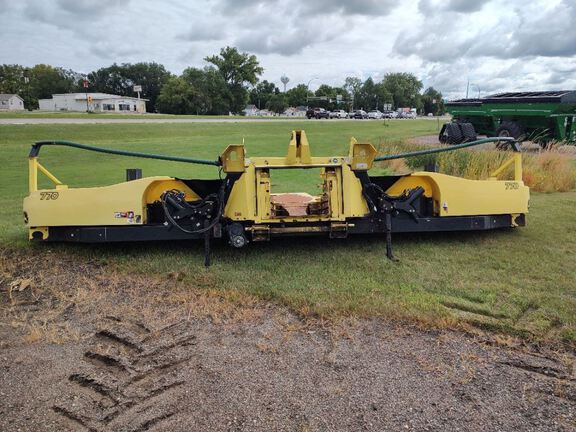 2018 John Deere 770 Header RowCrop