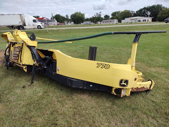 2018 John Deere 770 Header RowCrop