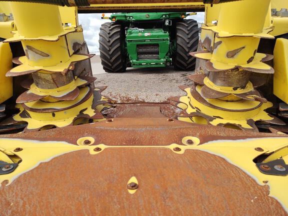 2018 John Deere 770 Header RowCrop