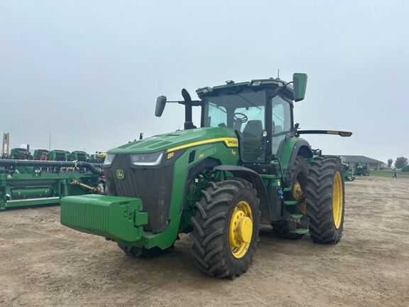 2023 John Deere 8R 250 Tractor