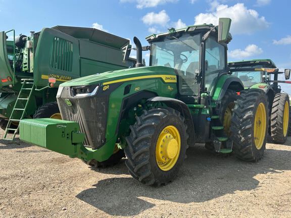 2023 John Deere 8R 250 Tractor