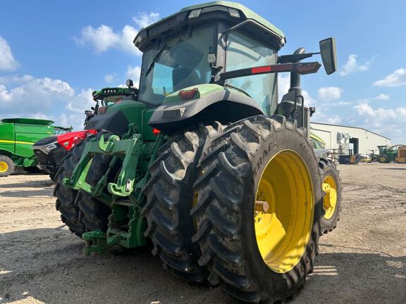 2023 John Deere 8R 250 Tractor