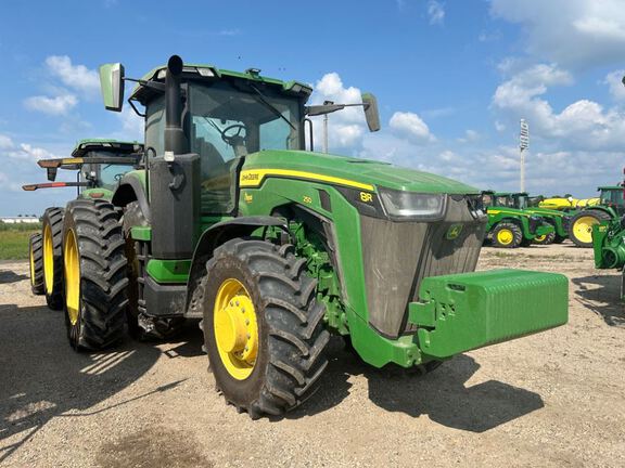 2023 John Deere 8R 250 Tractor