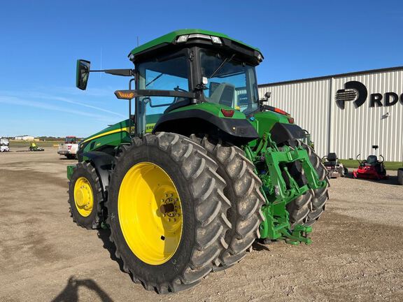 2023 John Deere 8R 250 Tractor