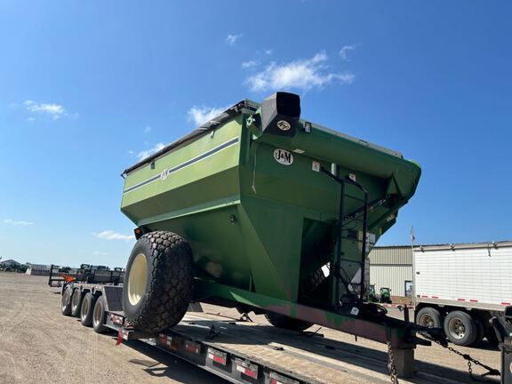 J&M 875-16 Grain Cart