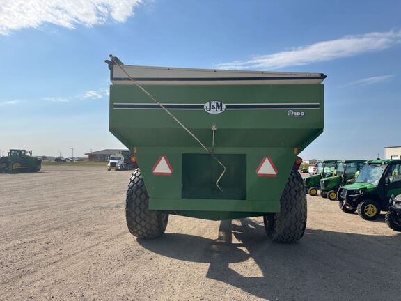 J&M 875-16 Grain Cart