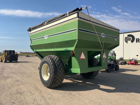 J&M 875-16 Grain Cart