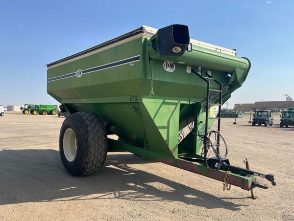 J&M 875-16 Grain Cart