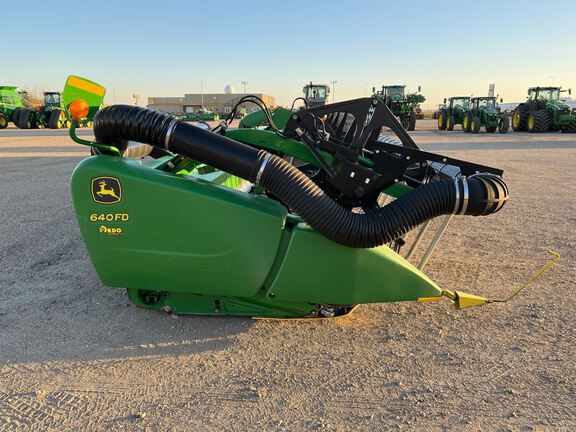 2013 John Deere 640FD Header Combine