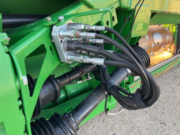 2013 John Deere 640FD Header Combine