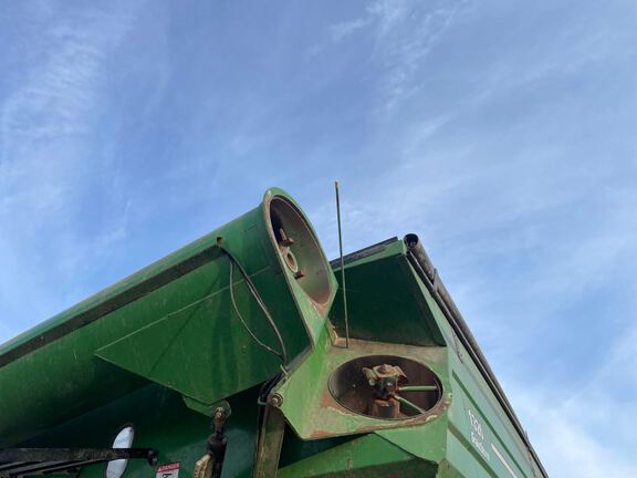 2009 J&M 1326 Grain Cart