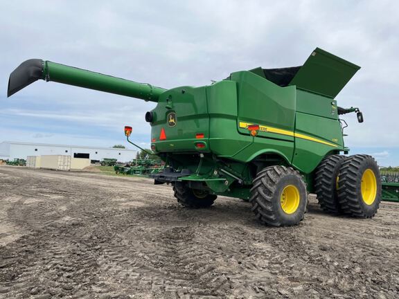 2022 John Deere S780 Combine