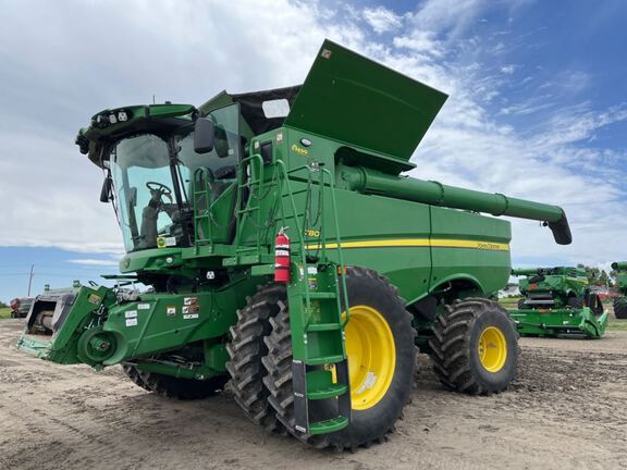 2022 John Deere S780 Combine