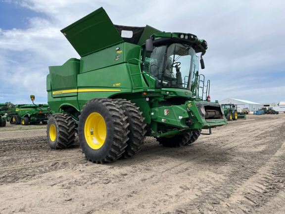 2022 John Deere S780 Combine