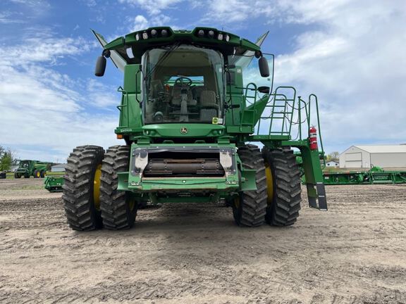 2022 John Deere S780 Combine