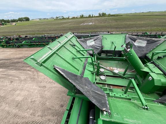 2022 John Deere S780 Combine