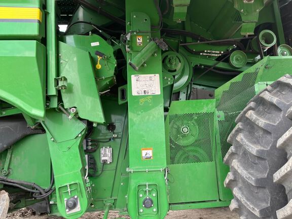 2022 John Deere S780 Combine