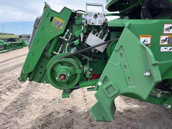 2022 John Deere S780 Combine