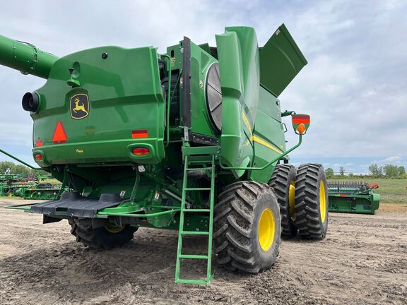 2022 John Deere S780 Combine