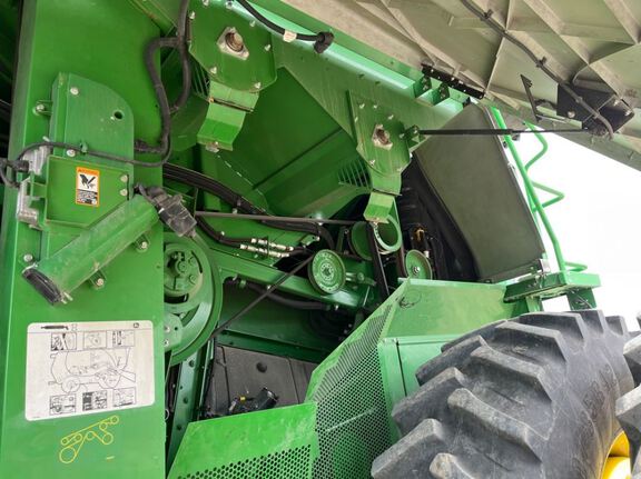 2022 John Deere S780 Combine