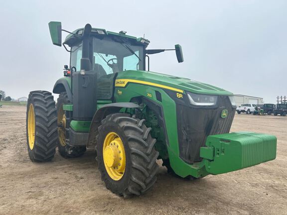 2023 John Deere 8R 250 Tractor