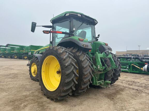 2023 John Deere 8R 250 Tractor