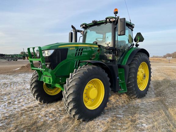 2019 John Deere 6155R Tractor