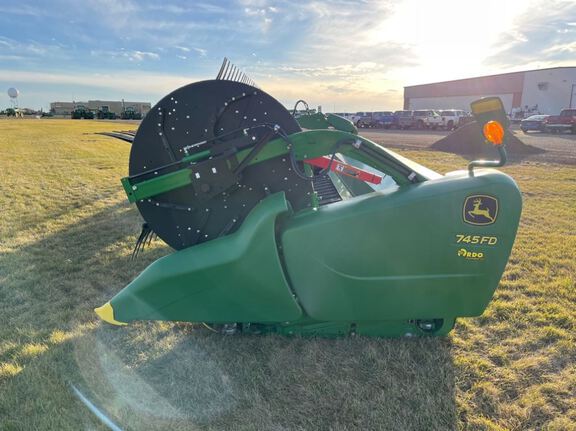 2019 John Deere 745FD Header Combine