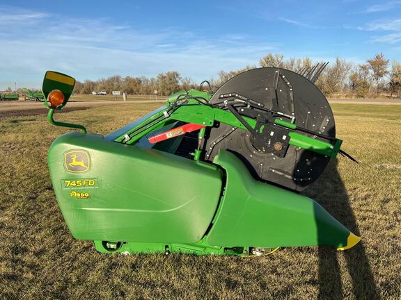 2019 John Deere 745FD Header Combine