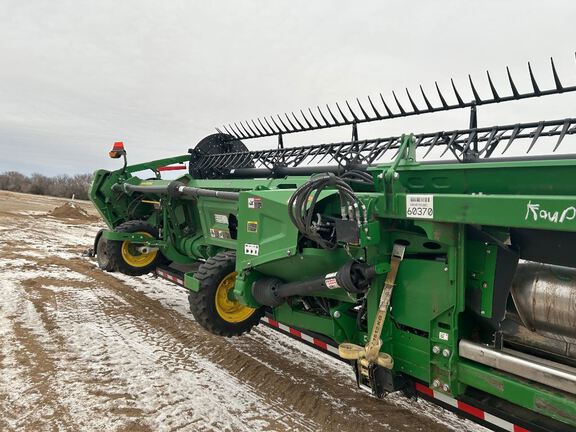 2024 John Deere HD40F Header Combine