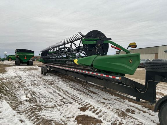 2024 John Deere HD40F Header Combine