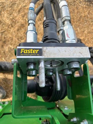 2024 John Deere HD40F Header Combine