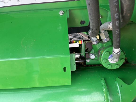 2024 John Deere HD40F Header Combine