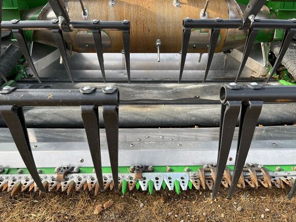 2024 John Deere HD40F Header Combine