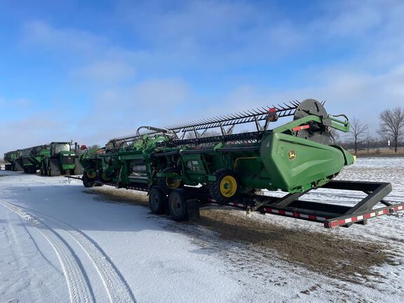 2024 John Deere HD40F Header Combine