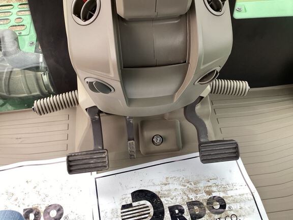 2023 John Deere 9RX 640 Tractor Rubber Track