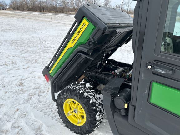 2023 John Deere XUV835R ATV