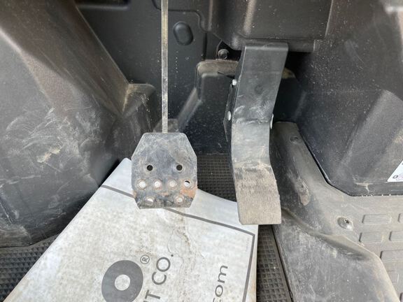 2024 John Deere XUV835R ATV