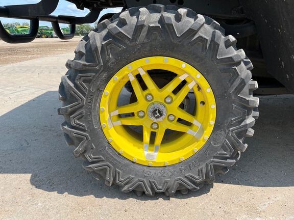 2024 John Deere XUV835R ATV