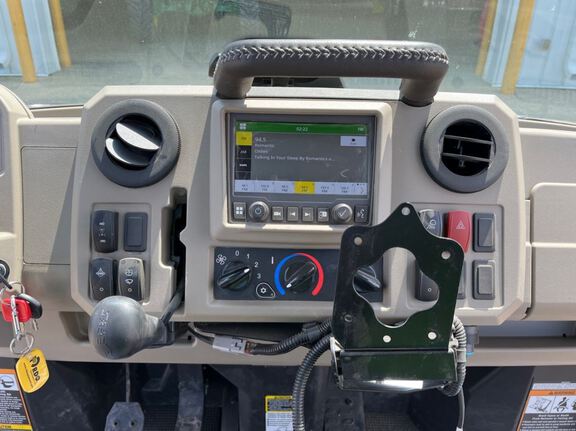 2024 John Deere XUV835R ATV