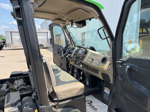 2024 John Deere XUV835R ATV